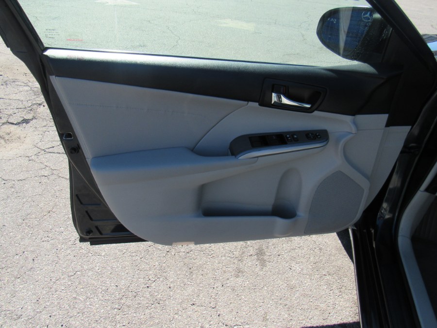 2014 Toyota Camry Hybrid XLE, available for sale in Worcester, Massachusetts | Hilario's Auto Sales Inc.. Worcester, Massachusetts 2014 Toyota Camry Hybrid XLE, available for sale in Worcester, Massachusetts | Hilario's Auto Sales Inc.. Worcester, Massachusetts