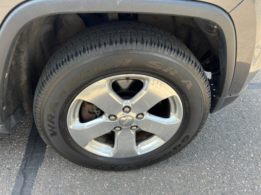 2011 Jeep Grand Cherokee 4WD 4dr Limited, available for sale in Waterbury, Connecticut | Platinum Auto Care. Waterbury, Connecticut 2011 Jeep Grand Cherokee 4WD 4dr Limited, available for sale in Waterbury, Connecticut | Platinum Auto Care. Waterbury, Connecticut