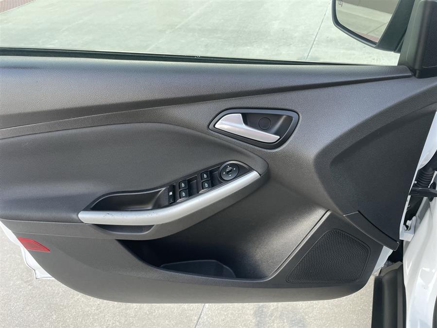 2013 Ford Focus 4dr Sdn SE, available for sale in Elida, Ohio | Josh's All Under Ten LLC. Elida, Ohio 2013 Ford Focus 4dr Sdn SE, available for sale in Elida, Ohio | Josh's All Under Ten LLC. Elida, Ohio