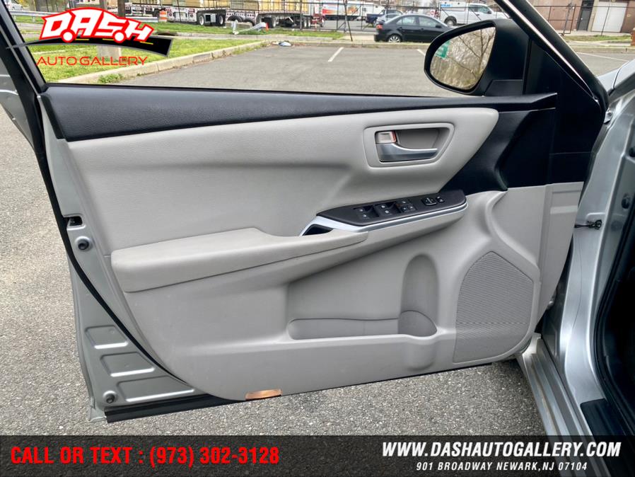 2015 Toyota Camry 4dr Sdn I4 Auto SE (Natl), available for sale in Newark, New Jersey | Dash Auto Gallery Inc.. Newark, New Jersey 2015 Toyota Camry 4dr Sdn I4 Auto SE (Natl), available for sale in Newark, New Jersey | Dash Auto Gallery Inc.. Newark, New Jersey