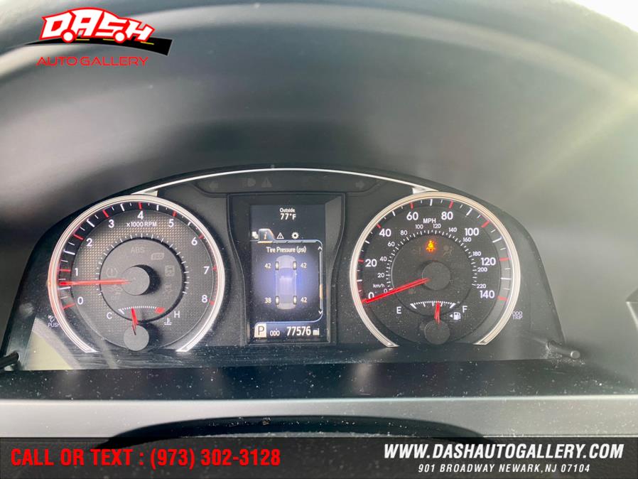 2015 Toyota Camry 4dr Sdn I4 Auto SE (Natl), available for sale in Newark, New Jersey | Dash Auto Gallery Inc.. Newark, New Jersey 2015 Toyota Camry 4dr Sdn I4 Auto SE (Natl), available for sale in Newark, New Jersey | Dash Auto Gallery Inc.. Newark, New Jersey