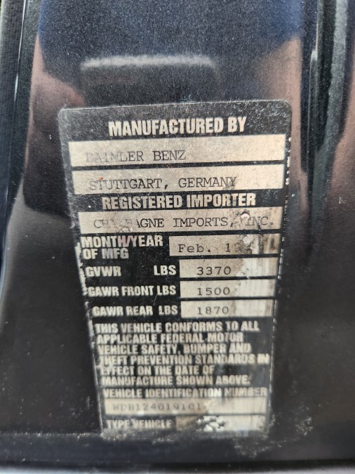 1995 Mercedes-Benz E-Class 4dr Sedan 200E 2.0, available for sale in Bristol, Connecticut | Dealmax Motors LLC. Bristol, Connecticut 1995 Mercedes-Benz E-Class 4dr Sedan 200E 2.0, available for sale in Bristol, Connecticut | Dealmax Motors LLC. Bristol, Connecticut