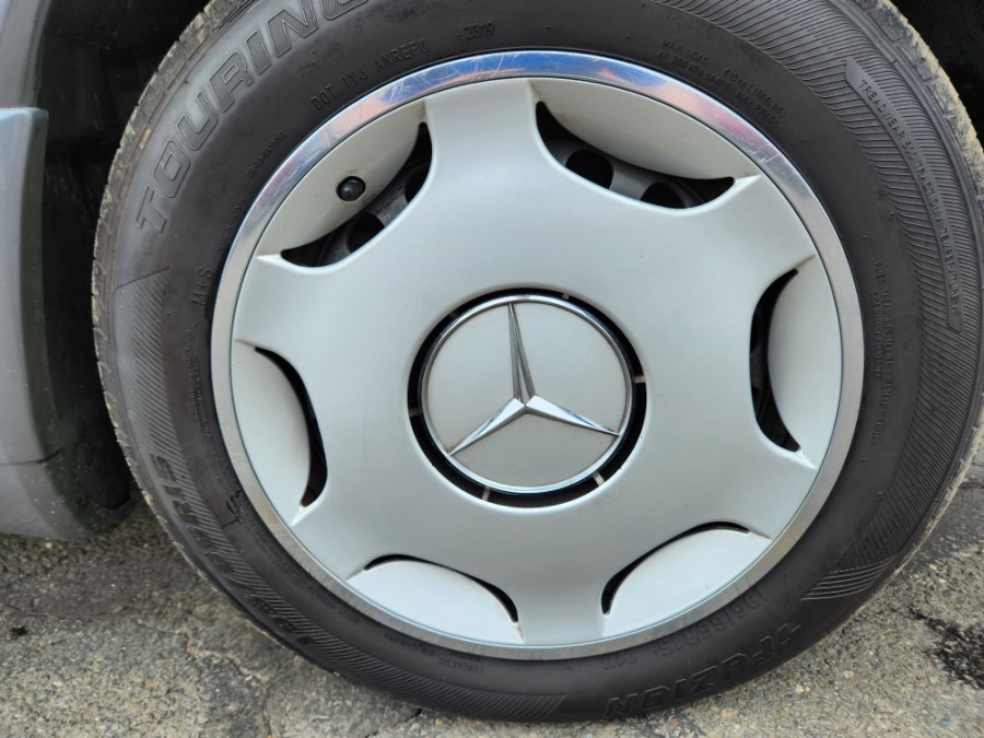 1995 Mercedes-Benz E-Class 4dr Sedan 200E 2.0, available for sale in Bristol, Connecticut | Dealmax Motors LLC. Bristol, Connecticut 1995 Mercedes-Benz E-Class 4dr Sedan 200E 2.0, available for sale in Bristol, Connecticut | Dealmax Motors LLC. Bristol, Connecticut