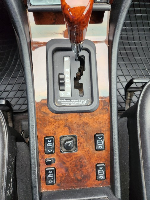 1995 Mercedes-Benz E-Class 4dr Sedan 200E 2.0, available for sale in Bristol, Connecticut | Dealmax Motors LLC. Bristol, Connecticut 1995 Mercedes-Benz E-Class 4dr Sedan 200E 2.0, available for sale in Bristol, Connecticut | Dealmax Motors LLC. Bristol, Connecticut
