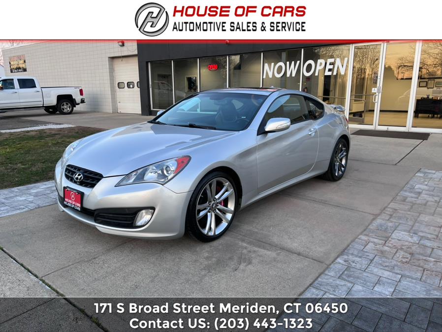 Used Hyundai Genesis Coupe 2dr 3.8L Auto Grand Touring w/Nav 2010 | House of Cars CT. Meriden, Connecticut