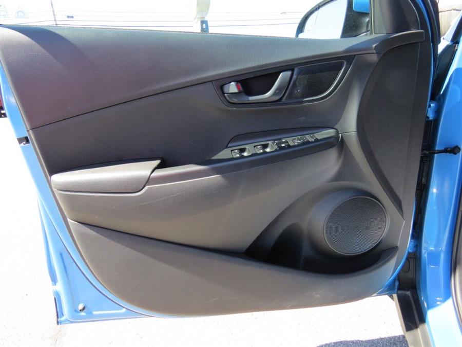 2019 Hyundai Kona SE AWD 4dr Crossover, available for sale in Auburn, Maine | Lake City Exports Inc. Auburn, Maine 2019 Hyundai Kona SE AWD 4dr Crossover, available for sale in Auburn, Maine | Lake City Exports Inc. Auburn, Maine