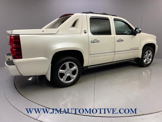 2013 Chevrolet Avalanche 4WD Crew Cab LTZ, available for sale in Naugatuck, Connecticut | J&M Automotive Sls&Svc LLC. Naugatuck, Connecticut 2013 Chevrolet Avalanche 4WD Crew Cab LTZ, available for sale in Naugatuck, Connecticut | J&M Automotive Sls&Svc LLC. Naugatuck, Connecticut
