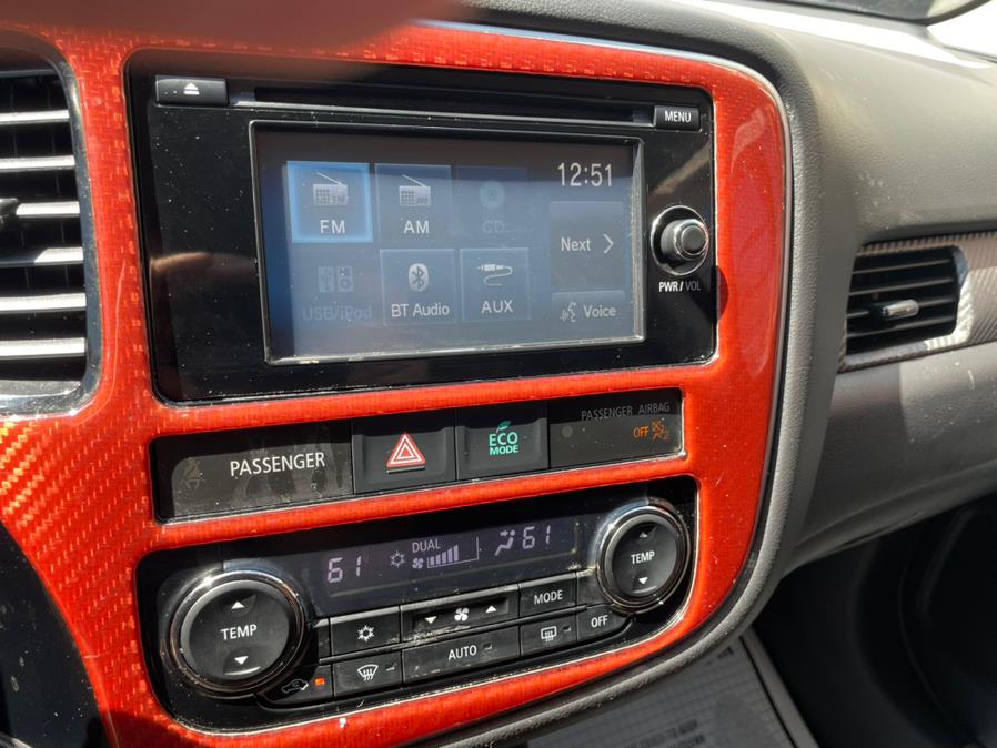 2014 Mitsubishi Outlander SE 4WD, available for sale in Jamaica, New York | Sylhet Motors Inc.. Jamaica, New York 2014 Mitsubishi Outlander SE 4WD, available for sale in Jamaica, New York | Sylhet Motors Inc.. Jamaica, New York