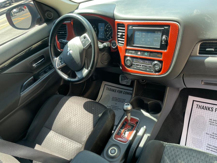 2014 Mitsubishi Outlander SE 4WD, available for sale in Jamaica, New York | Sylhet Motors Inc.. Jamaica, New York 2014 Mitsubishi Outlander SE 4WD, available for sale in Jamaica, New York | Sylhet Motors Inc.. Jamaica, New York