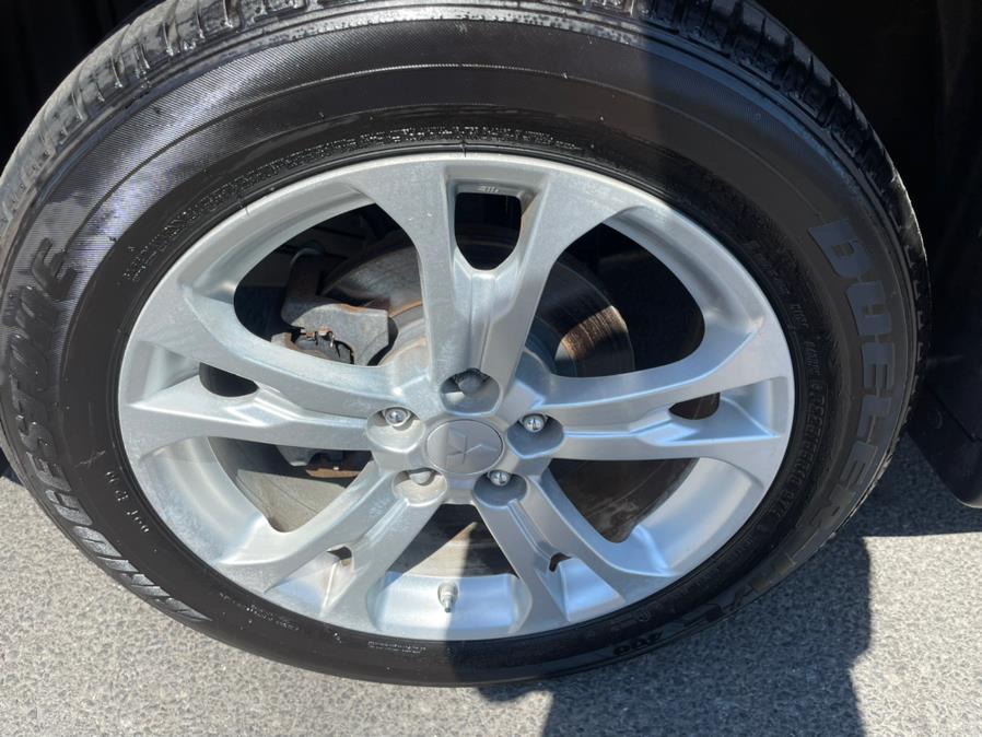 2014 Mitsubishi Outlander SE 4WD, available for sale in Jamaica, New York | Sylhet Motors Inc.. Jamaica, New York 2014 Mitsubishi Outlander SE 4WD, available for sale in Jamaica, New York | Sylhet Motors Inc.. Jamaica, New York