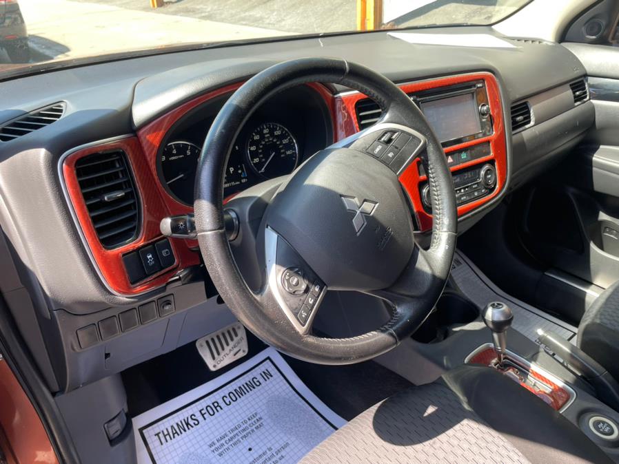 2014 Mitsubishi Outlander SE 4WD, available for sale in Jamaica, New York | Sylhet Motors Inc.. Jamaica, New York 2014 Mitsubishi Outlander SE 4WD, available for sale in Jamaica, New York | Sylhet Motors Inc.. Jamaica, New York