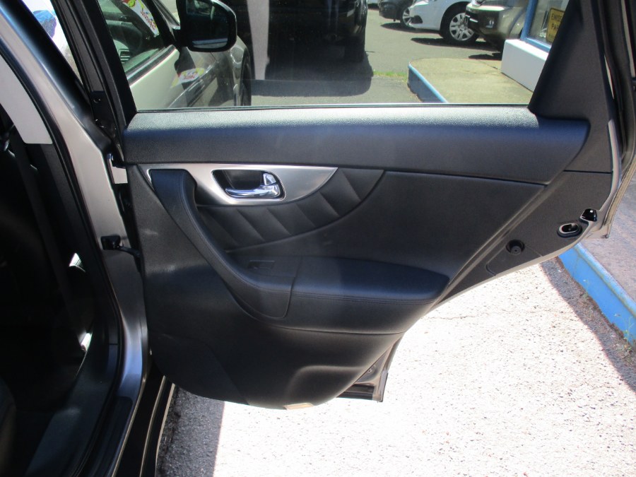 2010 Infiniti FX35 RWD 4dr, available for sale in Meriden, Connecticut | Cos Central Auto. Meriden, Connecticut 2010 Infiniti FX35 RWD 4dr, available for sale in Meriden, Connecticut | Cos Central Auto. Meriden, Connecticut