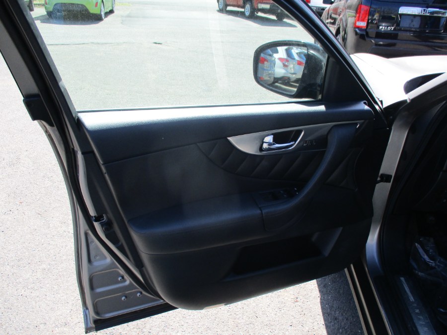 2010 Infiniti FX35 RWD 4dr, available for sale in Meriden, Connecticut | Cos Central Auto. Meriden, Connecticut 2010 Infiniti FX35 RWD 4dr, available for sale in Meriden, Connecticut | Cos Central Auto. Meriden, Connecticut
