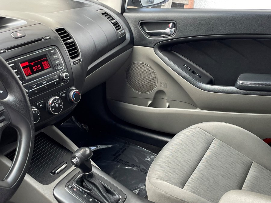 2015 Kia Forte 4dr Sdn Auto LX, available for sale in Corona, California | Green Light Auto. Corona, California 2015 Kia Forte 4dr Sdn Auto LX, available for sale in Corona, California | Green Light Auto. Corona, California
