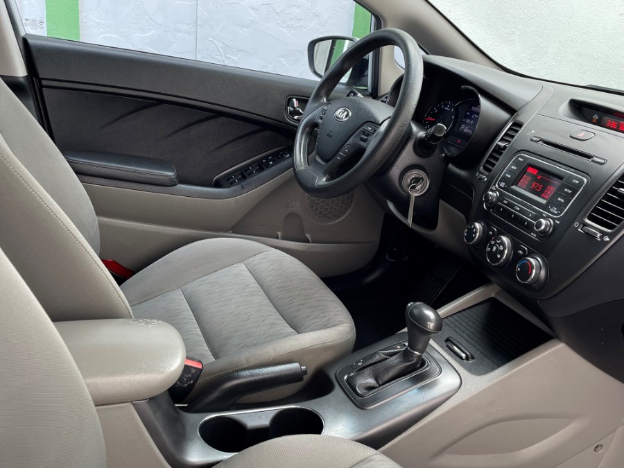 2015 Kia Forte 4dr Sdn Auto LX, available for sale in Corona, California | Green Light Auto. Corona, California 2015 Kia Forte 4dr Sdn Auto LX, available for sale in Corona, California | Green Light Auto. Corona, California