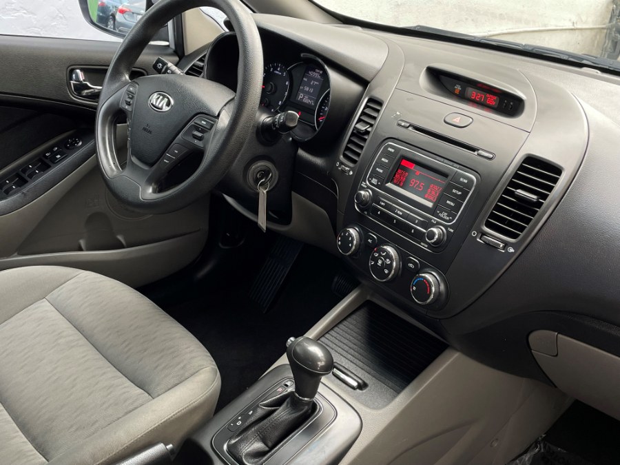 2015 Kia Forte 4dr Sdn Auto LX, available for sale in Corona, California | Green Light Auto. Corona, California 2015 Kia Forte 4dr Sdn Auto LX, available for sale in Corona, California | Green Light Auto. Corona, California