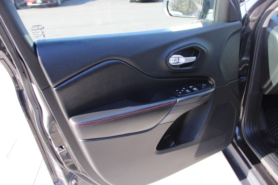 2015 Jeep Cherokee 4WD 4dr Trailhawk, available for sale in Plantsville, Connecticut | Auto House of Luxury. Plantsville, Connecticut 2015 Jeep Cherokee 4WD 4dr Trailhawk, available for sale in Plantsville, Connecticut | Auto House of Luxury. Plantsville, Connecticut