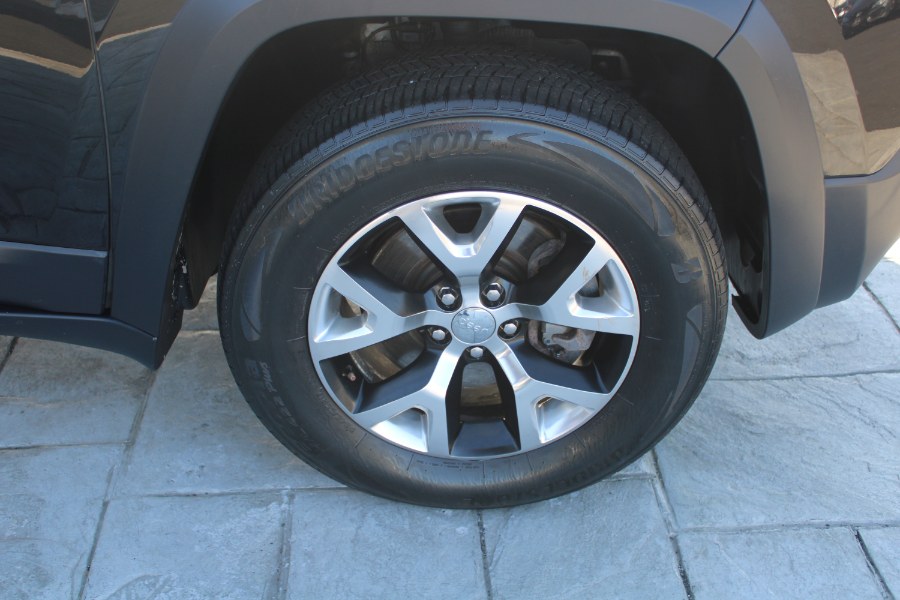 2015 Jeep Cherokee 4WD 4dr Trailhawk, available for sale in Plantsville, Connecticut | Auto House of Luxury. Plantsville, Connecticut 2015 Jeep Cherokee 4WD 4dr Trailhawk, available for sale in Plantsville, Connecticut | Auto House of Luxury. Plantsville, Connecticut