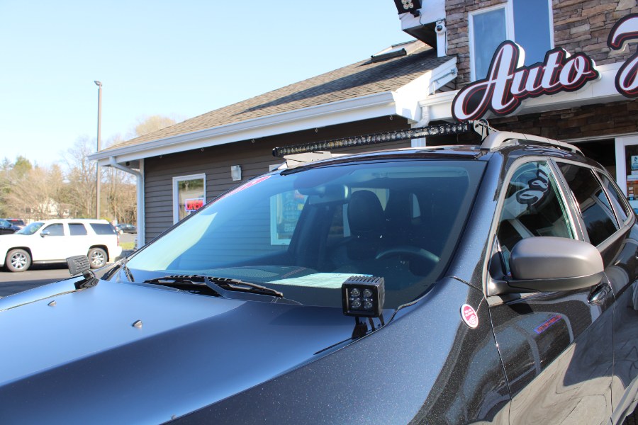 2015 Jeep Cherokee 4WD 4dr Trailhawk, available for sale in Plantsville, Connecticut | Auto House of Luxury. Plantsville, Connecticut 2015 Jeep Cherokee 4WD 4dr Trailhawk, available for sale in Plantsville, Connecticut | Auto House of Luxury. Plantsville, Connecticut