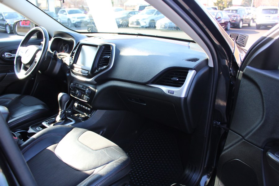 2015 Jeep Cherokee 4WD 4dr Trailhawk, available for sale in Plantsville, Connecticut | Auto House of Luxury. Plantsville, Connecticut 2015 Jeep Cherokee 4WD 4dr Trailhawk, available for sale in Plantsville, Connecticut | Auto House of Luxury. Plantsville, Connecticut