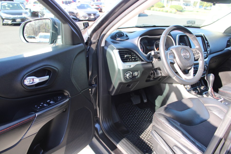 2015 Jeep Cherokee 4WD 4dr Trailhawk, available for sale in Plantsville, Connecticut | Auto House of Luxury. Plantsville, Connecticut 2015 Jeep Cherokee 4WD 4dr Trailhawk, available for sale in Plantsville, Connecticut | Auto House of Luxury. Plantsville, Connecticut
