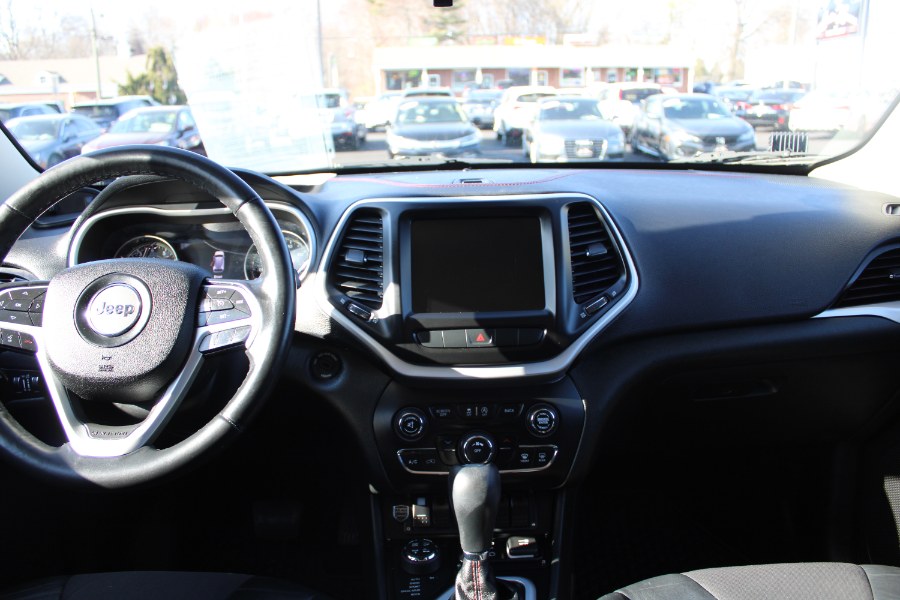 2015 Jeep Cherokee 4WD 4dr Trailhawk, available for sale in Plantsville, Connecticut | Auto House of Luxury. Plantsville, Connecticut 2015 Jeep Cherokee 4WD 4dr Trailhawk, available for sale in Plantsville, Connecticut | Auto House of Luxury. Plantsville, Connecticut