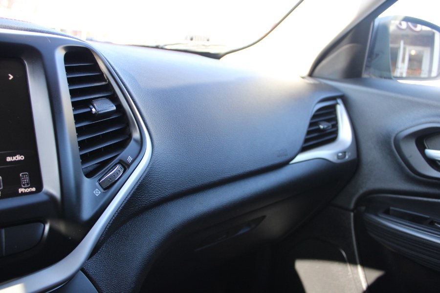 2015 Jeep Cherokee 4WD 4dr Trailhawk, available for sale in Plantsville, Connecticut | Auto House of Luxury. Plantsville, Connecticut 2015 Jeep Cherokee 4WD 4dr Trailhawk, available for sale in Plantsville, Connecticut | Auto House of Luxury. Plantsville, Connecticut