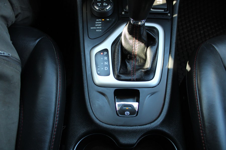 2015 Jeep Cherokee 4WD 4dr Trailhawk, available for sale in Plantsville, Connecticut | Auto House of Luxury. Plantsville, Connecticut 2015 Jeep Cherokee 4WD 4dr Trailhawk, available for sale in Plantsville, Connecticut | Auto House of Luxury. Plantsville, Connecticut