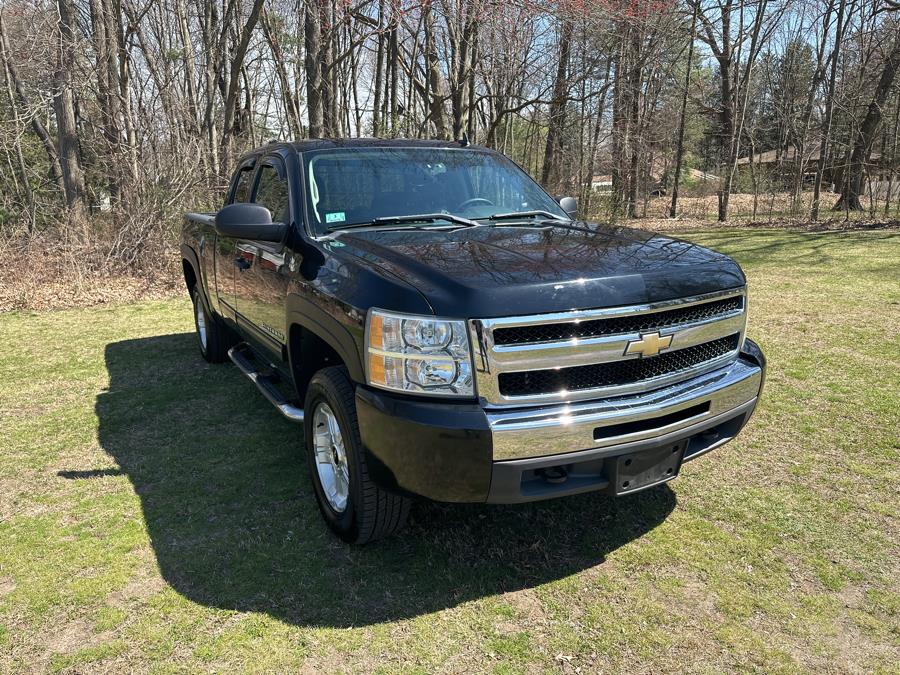 2010 Chevrolet Silverado 1500 4WD Ext Cab 143.5" LT, available for sale in Plainville, Connecticut | Choice Group LLC Choice Motor Car. Plainville, Connecticut