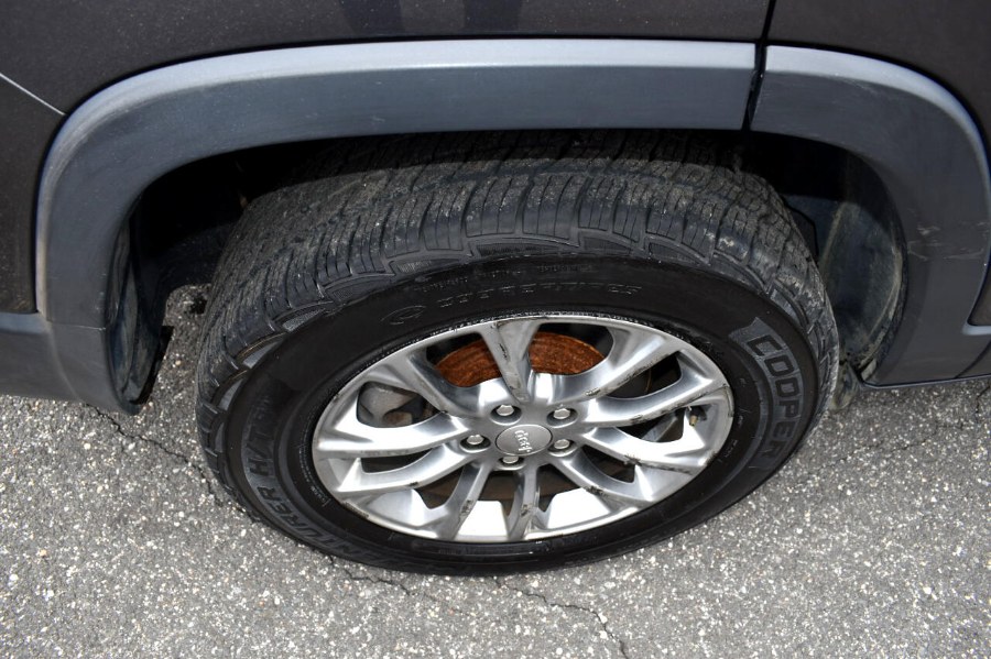 2019 Jeep Cherokee LATITUDE PLUS, available for sale in Patchogue, New York | 112 Auto Plaza. Patchogue, New York 2019 Jeep Cherokee LATITUDE PLUS, available for sale in Patchogue, New York | 112 Auto Plaza. Patchogue, New York