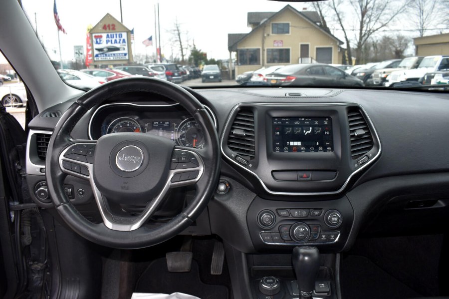 2019 Jeep Cherokee LATITUDE PLUS, available for sale in Patchogue, New York | 112 Auto Plaza. Patchogue, New York 2019 Jeep Cherokee LATITUDE PLUS, available for sale in Patchogue, New York | 112 Auto Plaza. Patchogue, New York