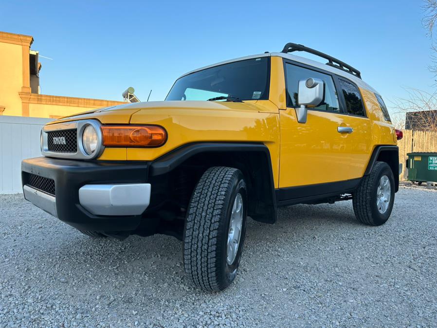 2007 Toyota FJ Cruiser 4WD 4dr Auto (Natl), available for sale in Copiague, New York | Great Buy Auto Sales. Copiague, New York