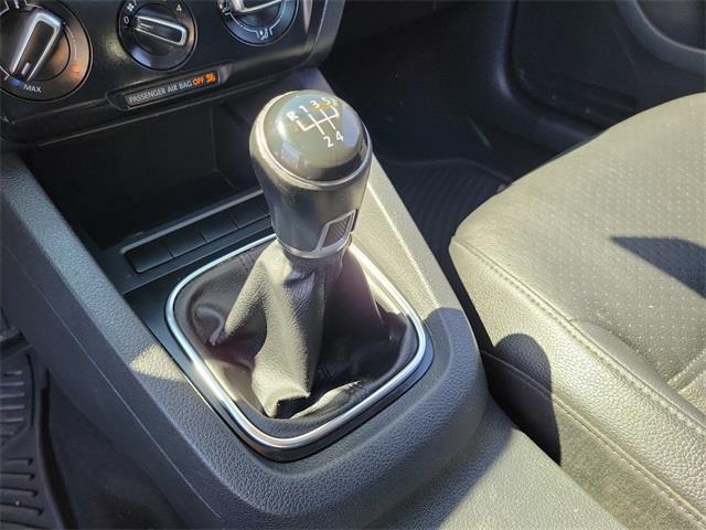2013 Volkswagen Jetta 2.5L SE, available for sale in Stratford, Connecticut | Wiz Leasing Inc. Stratford, Connecticut 2013 Volkswagen Jetta 2.5L SE, available for sale in Stratford, Connecticut | Wiz Leasing Inc. Stratford, Connecticut