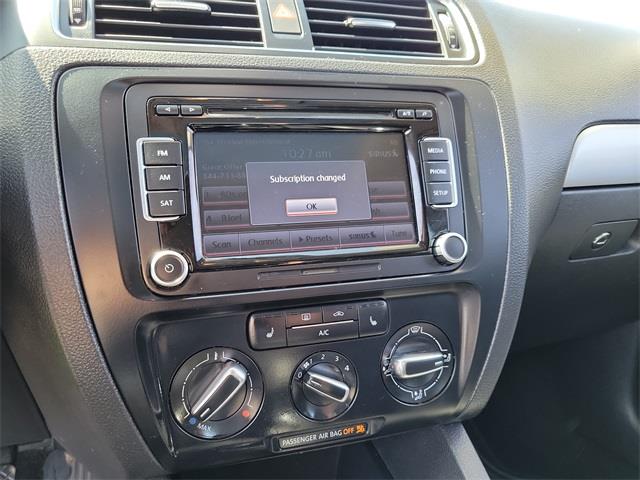 2013 Volkswagen Jetta 2.5L SE, available for sale in Stratford, Connecticut | Wiz Leasing Inc. Stratford, Connecticut 2013 Volkswagen Jetta 2.5L SE, available for sale in Stratford, Connecticut | Wiz Leasing Inc. Stratford, Connecticut
