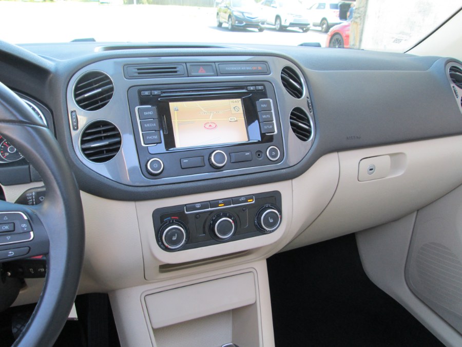 2012 Volkswagen Tiguan 4WD 4dr Auto SE w/Sunroof & Nav, available for sale in Levittown, Pennsylvania | Levittown Auto. Levittown, Pennsylvania 2012 Volkswagen Tiguan 4WD 4dr Auto SE w/Sunroof & Nav, available for sale in Levittown, Pennsylvania | Levittown Auto. Levittown, Pennsylvania