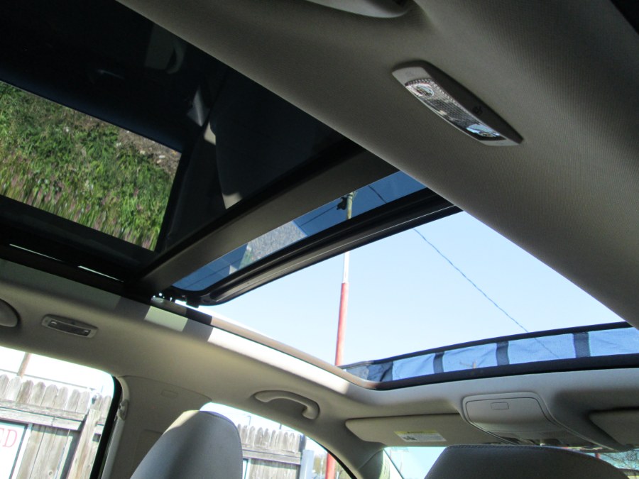 2012 Volkswagen Tiguan 4WD 4dr Auto SE w/Sunroof & Nav, available for sale in Levittown, Pennsylvania | Levittown Auto. Levittown, Pennsylvania 2012 Volkswagen Tiguan 4WD 4dr Auto SE w/Sunroof & Nav, available for sale in Levittown, Pennsylvania | Levittown Auto. Levittown, Pennsylvania