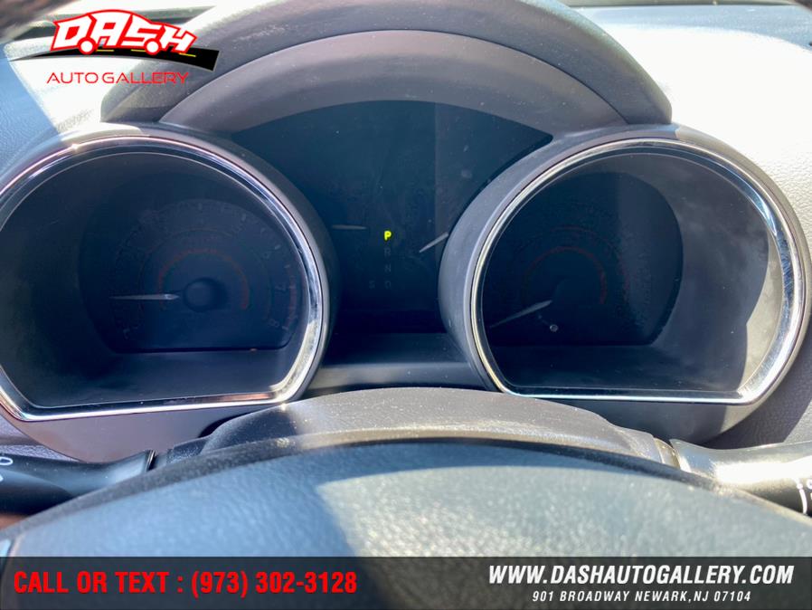2013 Toyota Highlander 4WD 4dr V6 SE (Natl), available for sale in Newark, New Jersey | Dash Auto Gallery Inc.. Newark, New Jersey 2013 Toyota Highlander 4WD 4dr V6 SE (Natl), available for sale in Newark, New Jersey | Dash Auto Gallery Inc.. Newark, New Jersey