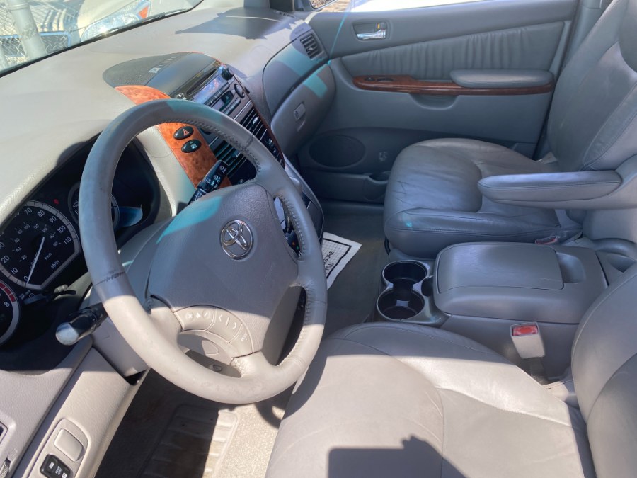 2004 Toyota Sienna 5dr XLE LTD FWD, available for sale in Middle Village, New York | Middle Village Motors . Middle Village, New York 2004 Toyota Sienna 5dr XLE LTD FWD, available for sale in Middle Village, New York | Middle Village Motors . Middle Village, New York