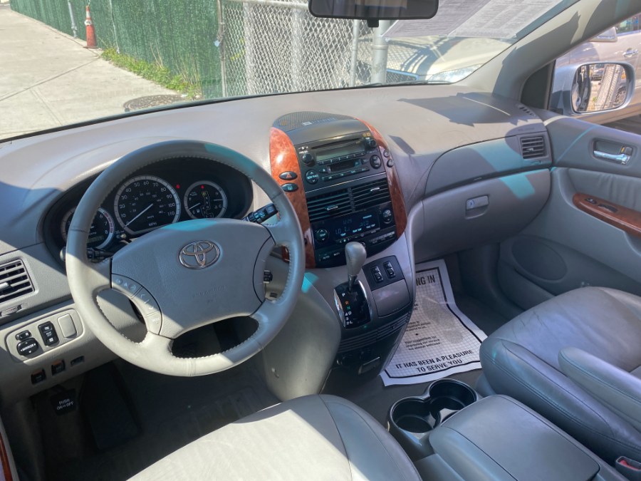 2004 Toyota Sienna 5dr XLE LTD FWD, available for sale in Middle Village, New York | Middle Village Motors . Middle Village, New York 2004 Toyota Sienna 5dr XLE LTD FWD, available for sale in Middle Village, New York | Middle Village Motors . Middle Village, New York