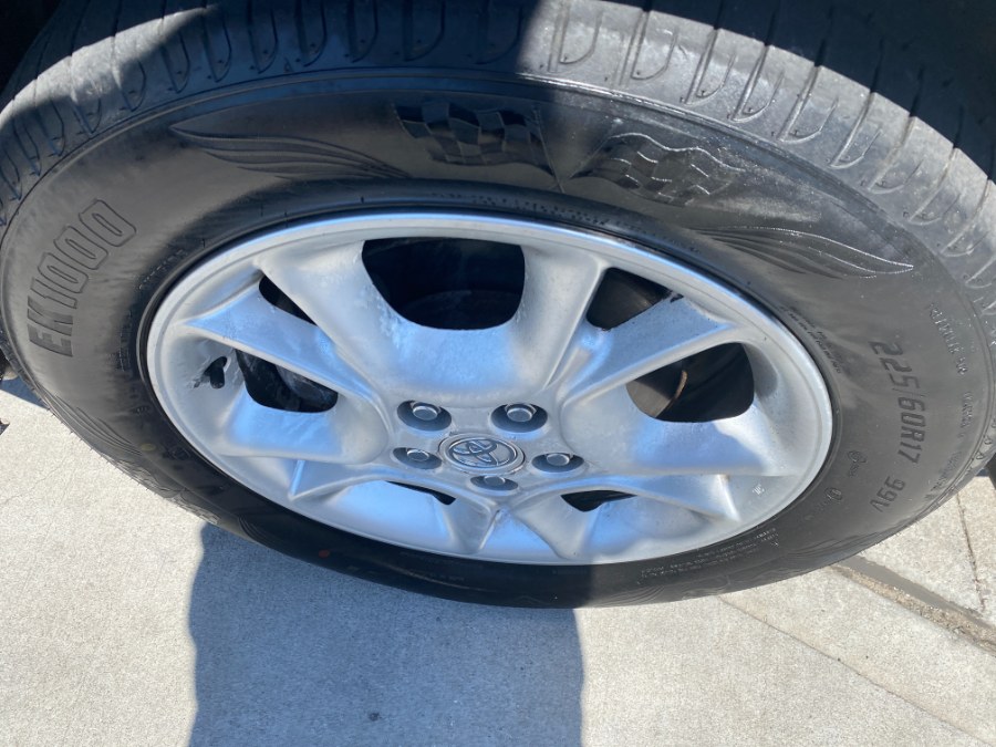 2004 Toyota Sienna 5dr XLE LTD FWD, available for sale in Middle Village, New York | Middle Village Motors . Middle Village, New York 2004 Toyota Sienna 5dr XLE LTD FWD, available for sale in Middle Village, New York | Middle Village Motors . Middle Village, New York