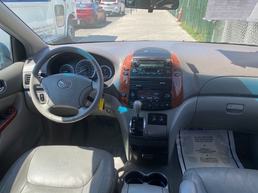 2004 Toyota Sienna 5dr XLE LTD FWD, available for sale in Middle Village, New York | Middle Village Motors . Middle Village, New York 2004 Toyota Sienna 5dr XLE LTD FWD, available for sale in Middle Village, New York | Middle Village Motors . Middle Village, New York