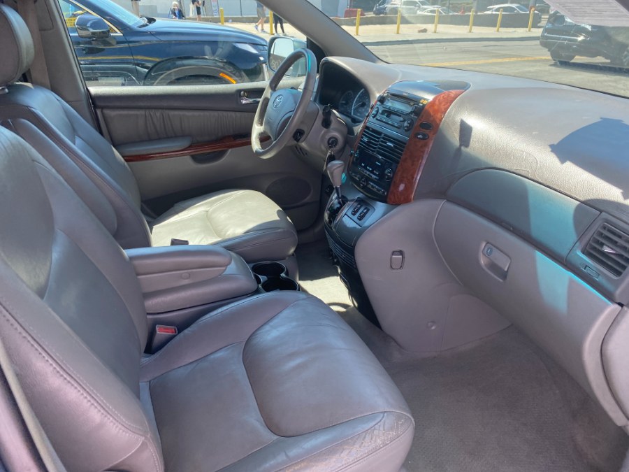 2004 Toyota Sienna 5dr XLE LTD FWD, available for sale in Middle Village, New York | Middle Village Motors . Middle Village, New York 2004 Toyota Sienna 5dr XLE LTD FWD, available for sale in Middle Village, New York | Middle Village Motors . Middle Village, New York