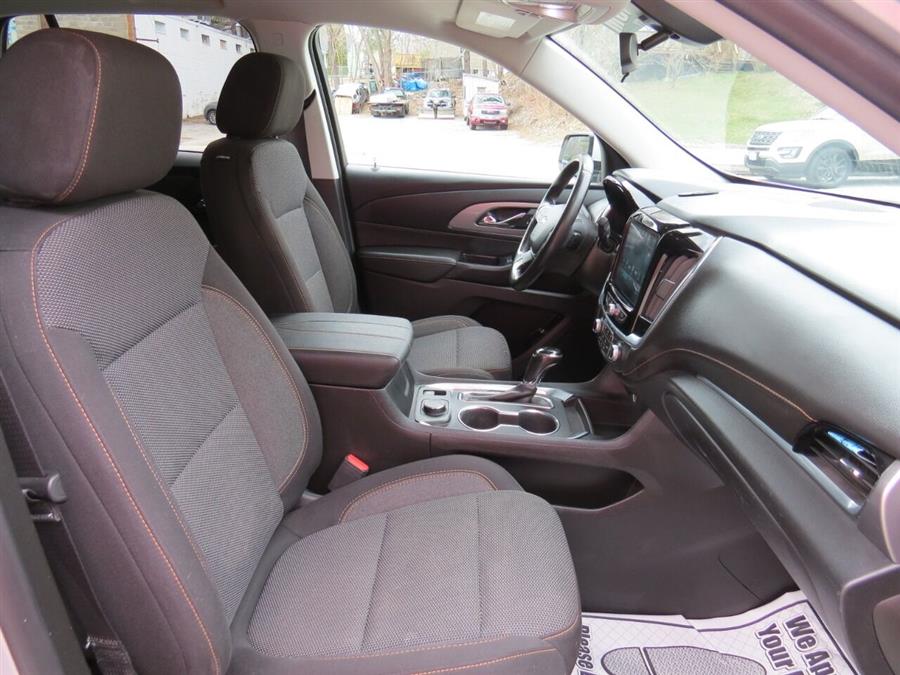2019 Chevrolet Traverse LT Cloth 4x4 4dr SUV w/1LT, available for sale in Auburn, Maine | Lake City Exports Inc. Auburn, Maine 2019 Chevrolet Traverse LT Cloth 4x4 4dr SUV w/1LT, available for sale in Auburn, Maine | Lake City Exports Inc. Auburn, Maine