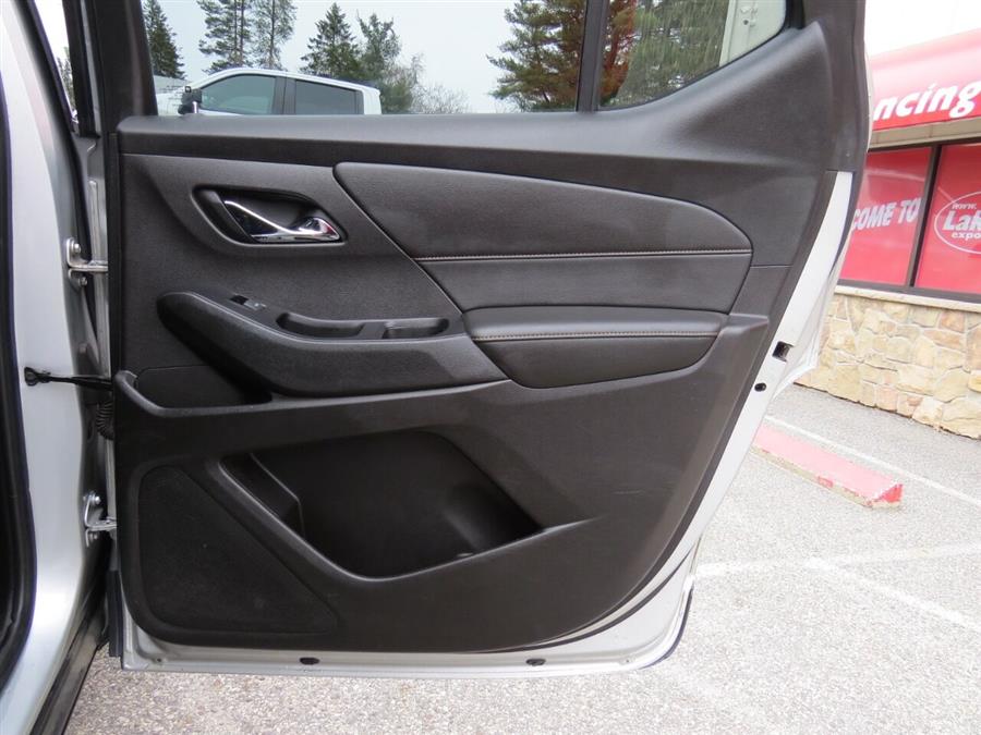 2019 Chevrolet Traverse LT Cloth 4x4 4dr SUV w/1LT, available for sale in Auburn, Maine | Lake City Exports Inc. Auburn, Maine 2019 Chevrolet Traverse LT Cloth 4x4 4dr SUV w/1LT, available for sale in Auburn, Maine | Lake City Exports Inc. Auburn, Maine