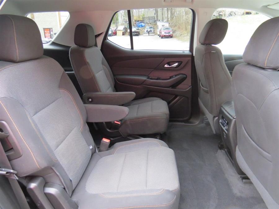 2019 Chevrolet Traverse LT Cloth 4x4 4dr SUV w/1LT, available for sale in Auburn, Maine | Lake City Exports Inc. Auburn, Maine 2019 Chevrolet Traverse LT Cloth 4x4 4dr SUV w/1LT, available for sale in Auburn, Maine | Lake City Exports Inc. Auburn, Maine