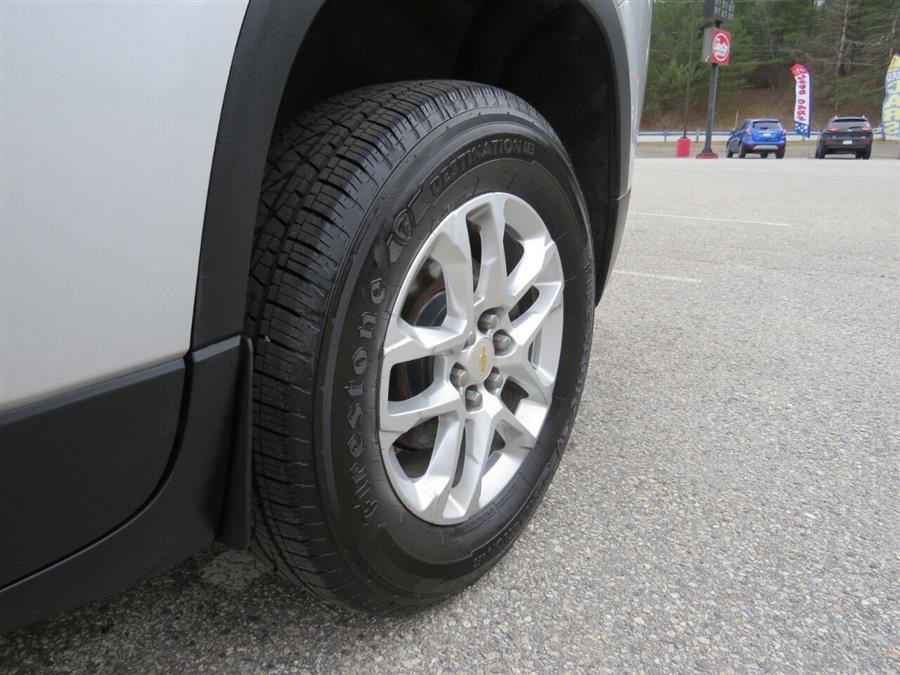 2019 Chevrolet Traverse LT Cloth 4x4 4dr SUV w/1LT, available for sale in Auburn, Maine | Lake City Exports Inc. Auburn, Maine 2019 Chevrolet Traverse LT Cloth 4x4 4dr SUV w/1LT, available for sale in Auburn, Maine | Lake City Exports Inc. Auburn, Maine
