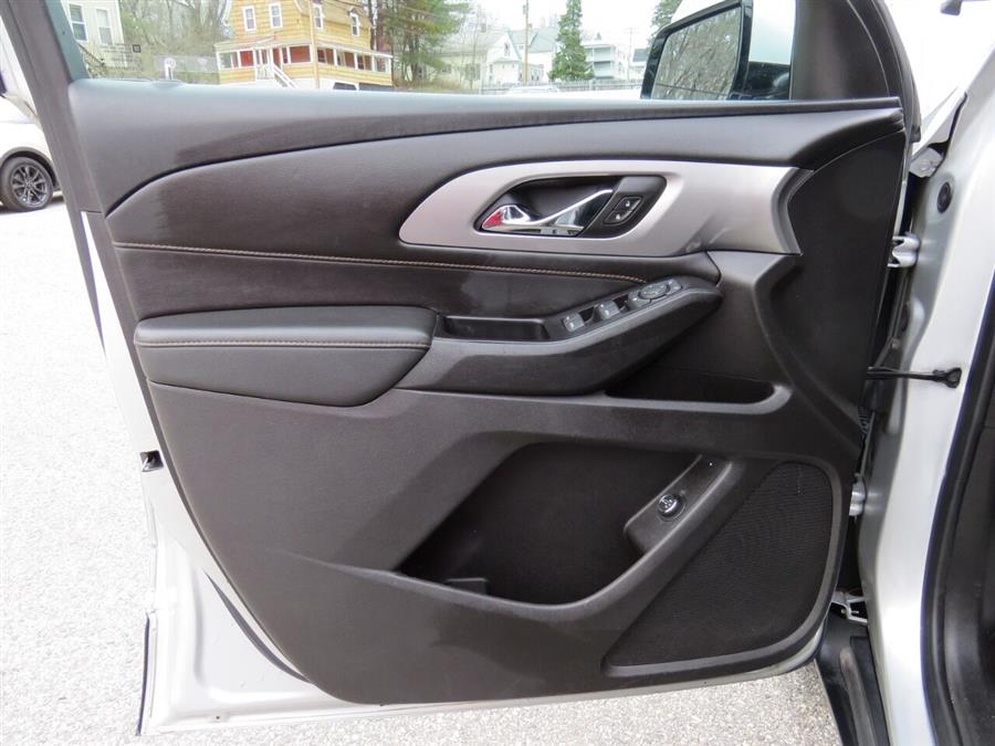 2019 Chevrolet Traverse LT Cloth 4x4 4dr SUV w/1LT, available for sale in Auburn, Maine | Lake City Exports Inc. Auburn, Maine 2019 Chevrolet Traverse LT Cloth 4x4 4dr SUV w/1LT, available for sale in Auburn, Maine | Lake City Exports Inc. Auburn, Maine