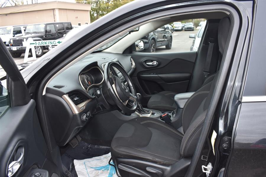 2016 Jeep Cherokee LATITUDE, available for sale in Patchogue, New York | 112 Auto Plaza. Patchogue, New York 2016 Jeep Cherokee LATITUDE, available for sale in Patchogue, New York | 112 Auto Plaza. Patchogue, New York
