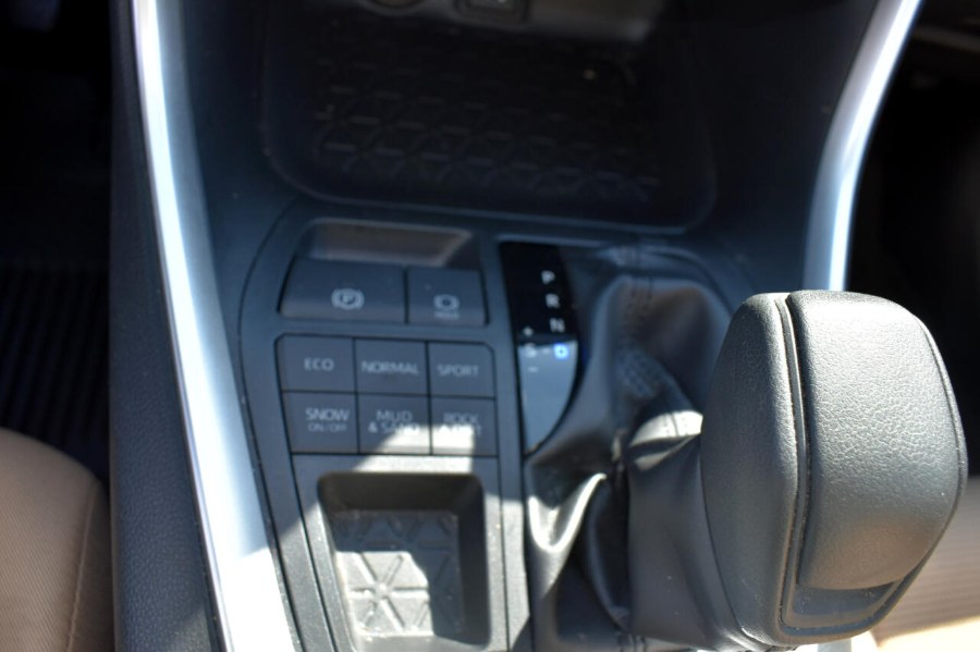 2019 Toyota Rav4 LE, available for sale in Patchogue, New York | 112 Auto Plaza. Patchogue, New York 2019 Toyota Rav4 LE, available for sale in Patchogue, New York | 112 Auto Plaza. Patchogue, New York