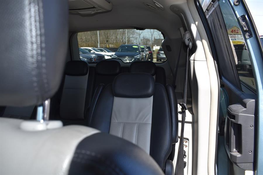 2010 Chrysler Town & Country TOURING PLUS, available for sale in Patchogue, New York | 112 Auto Plaza. Patchogue, New York 2010 Chrysler Town & Country TOURING PLUS, available for sale in Patchogue, New York | 112 Auto Plaza. Patchogue, New York